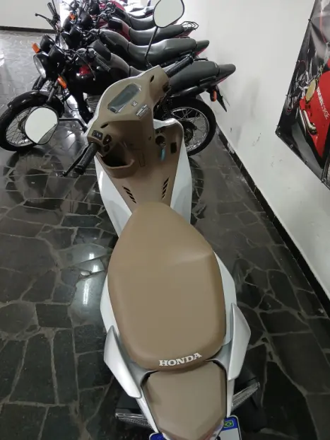 HONDA Biz 125 EX, Foto 6