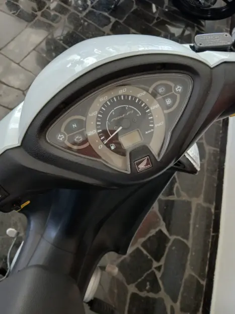 HONDA Biz 125 EX, Foto 8