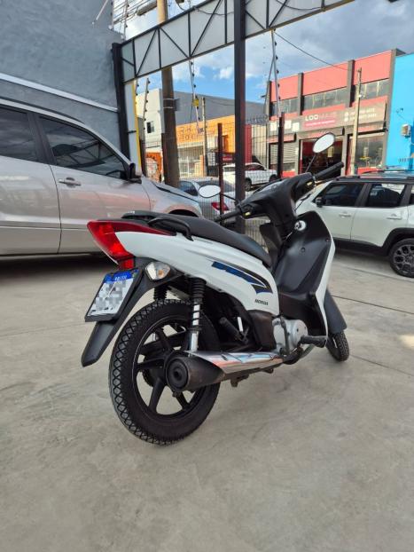 HONDA Biz 125 EX, Foto 3