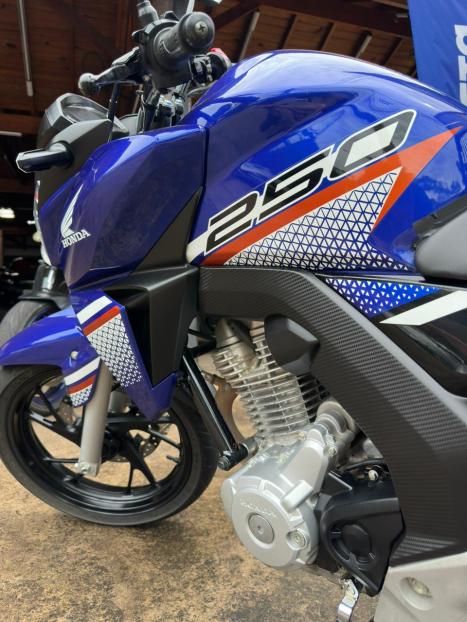 HONDA CB 250 F Twister FLEXONE, Foto 3