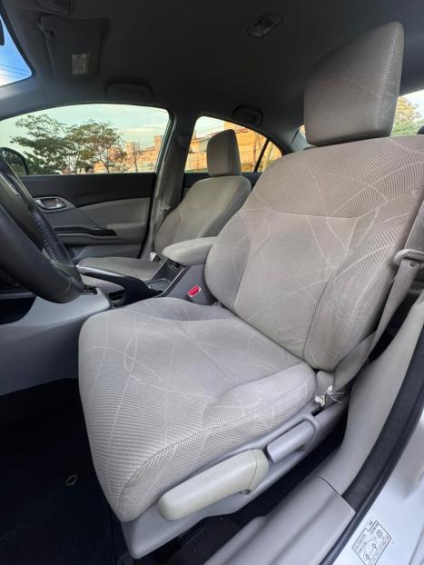 HONDA Civic 1.8 16V 4P FLEX LXS AUTOM�TICO, Foto 10