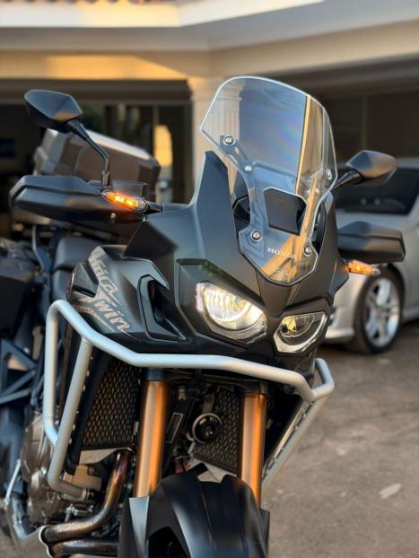 HONDA CRF 1000L Africa Twin TE, Foto 3