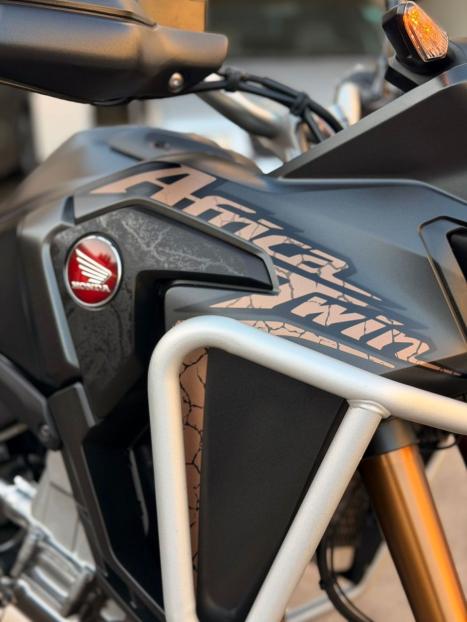 HONDA CRF 1000L Africa Twin TE, Foto 4