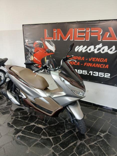 HONDA PCX 150 DLX, Foto 2