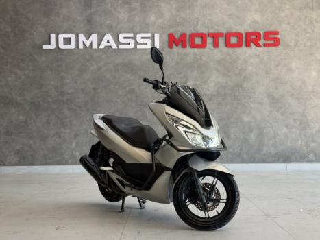 HONDA PCX 150 DLX, Foto 2