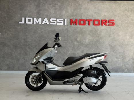 HONDA PCX 150 DLX, Foto 3