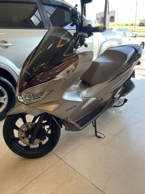 HONDA PCX 150 DLX, Foto 2
