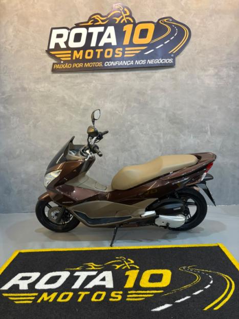 HONDA PCX 150 DLX, Foto 2