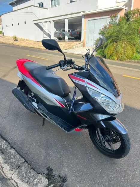 HONDA PCX 150 SPORT, Foto 2