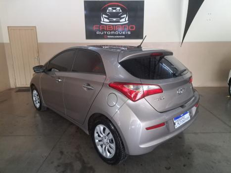 HYUNDAI HB 20 Hatch 1.6 16V 4P FLEX COMFORT PLUS AUTOM�TICO, Foto 6