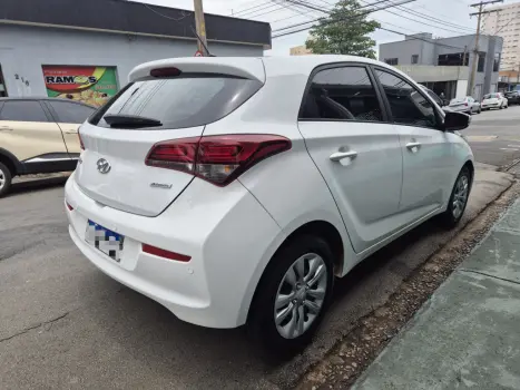 HYUNDAI HB 20 Hatch 1.6 16V 4P FLEX COMFORT PLUS AUTOM�TICO, Foto 7