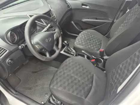 HYUNDAI HB 20 Hatch 1.6 16V 4P FLEX COMFORT PLUS AUTOM�TICO, Foto 8
