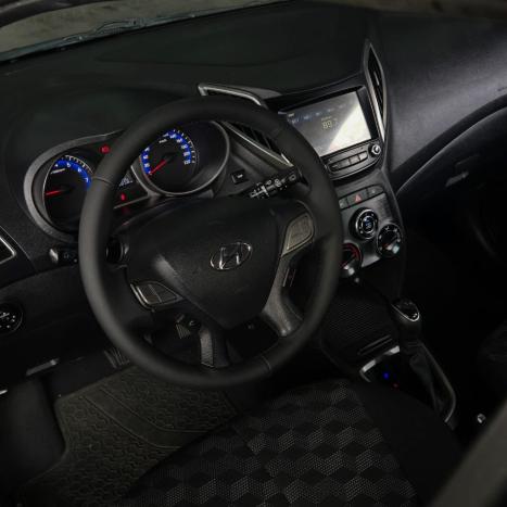 HYUNDAI HB 20 Hatch 1.6 16V 4P FLEX COMFORT PLUS AUTOM�TICO, Foto 4