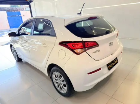 HYUNDAI HB 20 Hatch 1.6 16V 4P FLEX COMFORT PLUS AUTOM�TICO, Foto 6