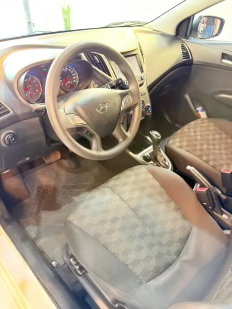 HYUNDAI HB 20 Hatch 1.6 16V 4P FLEX COMFORT PLUS AUTOM�TICO, Foto 8