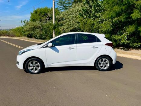 HYUNDAI HB 20 Hatch 1.6 16V 4P FLEX COMFORT PLUS AUTOM�TICO, Foto 2