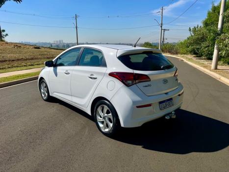 HYUNDAI HB 20 Hatch 1.6 16V 4P FLEX COMFORT PLUS AUTOM�TICO, Foto 3