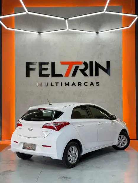 HYUNDAI HB 20 Hatch 1.6 16V 4P FLEX COMFORT PLUS AUTOM�TICO, Foto 4