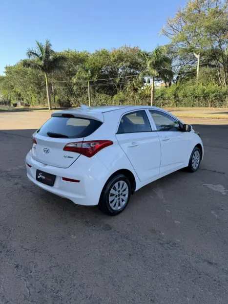 HYUNDAI HB 20 Hatch 1.6 16V 4P FLEX COMFORT PLUS, Foto 4