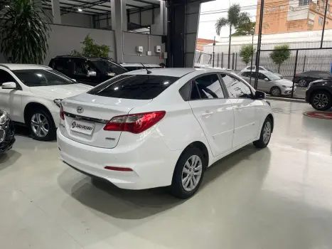 HYUNDAI HB 20 Sedan 1.6 16V 4P FLEX COMFORT PLUS AUTOM�TICO, Foto 6