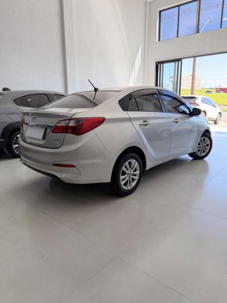 HYUNDAI HB 20 Sedan 1.6 16V 4P FLEX COMFORT AUTOM�TICO, Foto 2