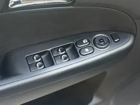 HYUNDAI I30 2.0 16V 4P AUTOMÁTICO, Foto 12