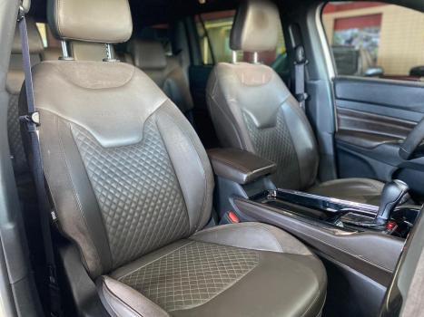 JEEP Commander 2.0 16V 4P TD380 OVERLAND TURBO DIESEL AUTOM�TICO, Foto 12