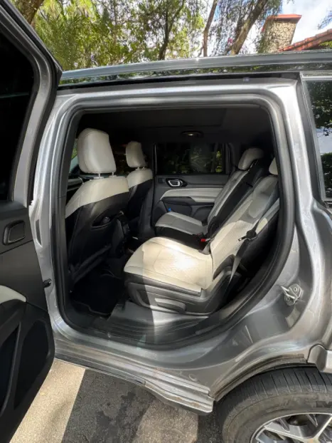 JEEP Commander 2.0 16V 4P TD380 OVERLAND 4X4 TURBO DIESEL AUTOM�TICO AT9, Foto 6