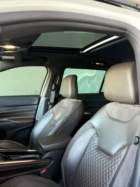 JEEP Commander 2.2 TURBO DIESEL OVERLAND 4X4 AUTOM�TICO AT9, Foto 18