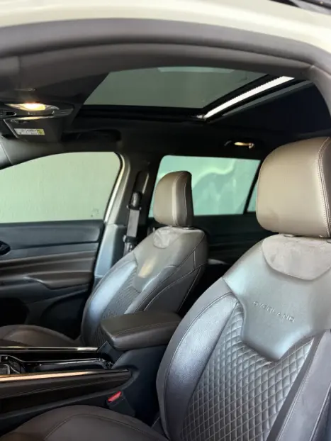 JEEP Commander 2.2 TURBO DIESEL OVERLAND 4X4 AUTOM�TICO AT9, Foto 19