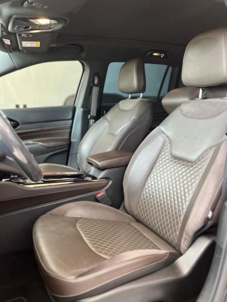 JEEP Commander 2.2 TURBO DIESEL OVERLAND 4X4 AUTOM�TICO AT9, Foto 14