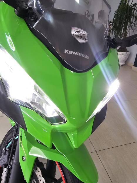 KAWASAKI Ninja 400 , Foto 6