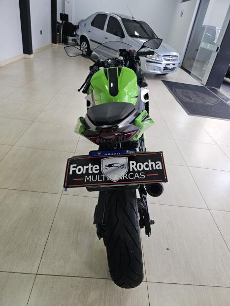 KAWASAKI Ninja 400 , Foto 15