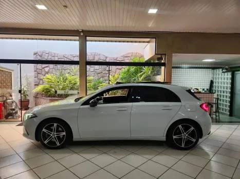 MERCEDES-BENZ A 250 2.0 16V 4P CGI VISION 7G-DCT AUTOMÁTICO, Foto 4 MERCEDES-BENZ A 250 2.0 16V 4P CGI VISION 7G-DCT AUTOMÁTICO, Foto 4