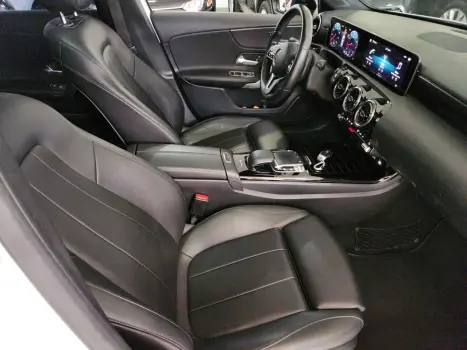 MERCEDES-BENZ A 250 2.0 16V 4P CGI VISION 7G-DCT AUTOMÁTICO, Foto 9 MERCEDES-BENZ A 250 2.0 16V 4P CGI VISION 7G-DCT AUTOMÁTICO, Foto 9