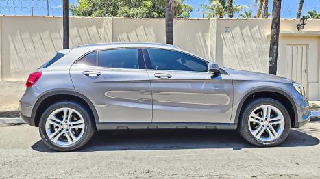 MERCEDES-BENZ GLA 200 1.6 16V 4P FLEX CGI VISION TURBO AUTOMÁTICO, Foto 4 MERCEDES-BENZ GLA 200 1.6 16V 4P FLEX CGI VISION TURBO AUTOMÁTICO, Foto 4