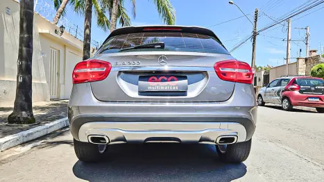 MERCEDES-BENZ GLA 200 1.6 16V 4P FLEX CGI VISION TURBO AUTOMÁTICO, Foto 6 MERCEDES-BENZ GLA 200 1.6 16V 4P FLEX CGI VISION TURBO AUTOMÁTICO, Foto 6