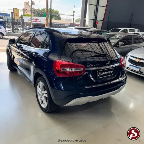 MERCEDES-BENZ GLA 200 1.6 16V 4P FLEX CGI STYLE TURBO AUTOMÁTICO, Foto 6 MERCEDES-BENZ GLA 200 1.6 16V 4P FLEX CGI STYLE TURBO AUTOMÁTICO, Foto 6