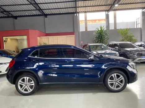 MERCEDES-BENZ GLA 200 1.6 16V 4P FLEX CGI STYLE TURBO AUTOMÁTICO, Foto 8 MERCEDES-BENZ GLA 200 1.6 16V 4P FLEX CGI STYLE TURBO AUTOMÁTICO, Foto 8