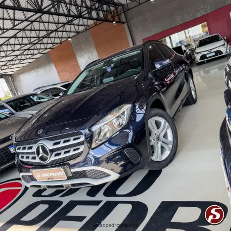 MERCEDES-BENZ GLA 200 1.6 16V 4P FLEX CGI STYLE TURBO AUTOMÁTICO, Foto 9 MERCEDES-BENZ GLA 200 1.6 16V 4P FLEX CGI STYLE TURBO AUTOMÁTICO, Foto 9