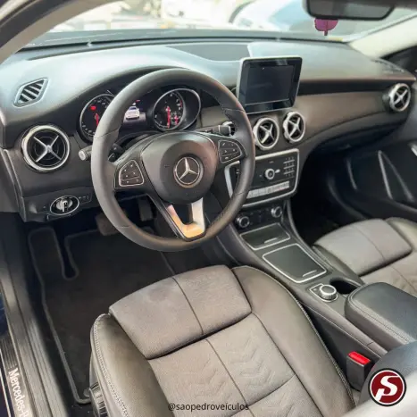 MERCEDES-BENZ GLA 200 1.6 16V 4P FLEX CGI STYLE TURBO AUTOMÁTICO, Foto 12 MERCEDES-BENZ GLA 200 1.6 16V 4P FLEX CGI STYLE TURBO AUTOMÁTICO, Foto 12