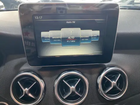 MERCEDES-BENZ GLA 200 1.6 16V 4P FLEX CGI STYLE TURBO AUTOMÁTICO, Foto 13 MERCEDES-BENZ GLA 200 1.6 16V 4P FLEX CGI STYLE TURBO AUTOMÁTICO, Foto 13