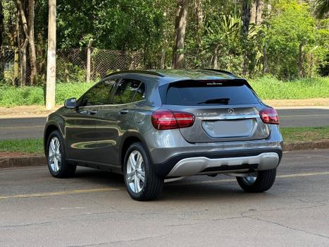 MERCEDES-BENZ GLA 200 1.6 16V 4P FLEX CGI STYLE TURBO AUTOMTICO, Foto 2