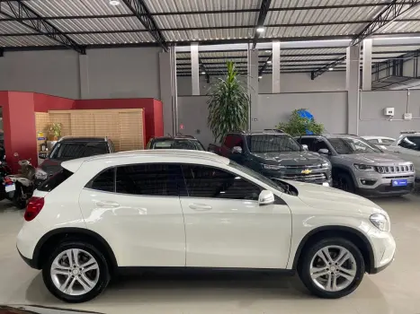 MERCEDES-BENZ GLA 200 1.6 16V 4P FLEX CGI ADVANCE TURBO AUTOM�TICO, Foto 4