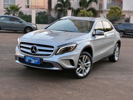 MERCEDES-BENZ GLA 200 1.6 16V 4P CGI ADVANCE TURBO AUTOM�TICO, Foto 2