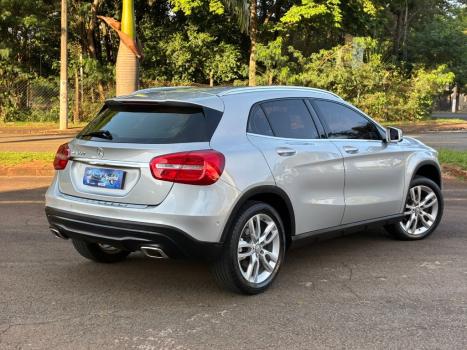 MERCEDES-BENZ GLA 200 1.6 16V 4P CGI ADVANCE TURBO AUTOM�TICO, Foto 4