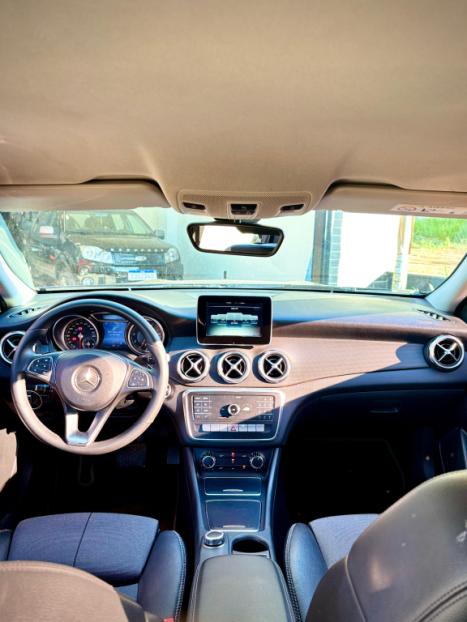 MERCEDES-BENZ GLA 200 1.6 16V 4P CGI STYLE TURBO AUTOM�TICO, Foto 4
