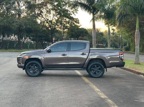 MITSUBISHI L 200 2.5 SPORT HPE 4X4 CABINE DUPLA TURBO INTECOOLER AUTOM�TICO, Foto 2