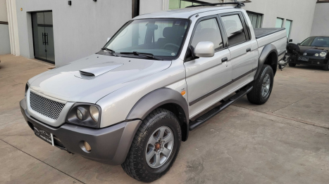 MITSUBISHI L 200 Outdoor 2.5 GLS 4X4 CABINE DUPLA TURBO DIESEL INTERCOOLER, Foto 2 MITSUBISHI L 200 Outdoor 2.5 GLS 4X4 CABINE DUPLA TURBO DIESEL INTERCOOLER, Foto 2