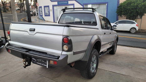 MITSUBISHI L 200 Outdoor 2.5 GLS 4X4 CABINE DUPLA TURBO DIESEL INTERCOOLER, Foto 3 MITSUBISHI L 200 Outdoor 2.5 GLS 4X4 CABINE DUPLA TURBO DIESEL INTERCOOLER, Foto 3